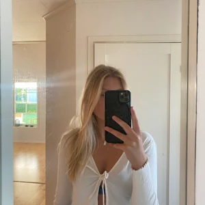 Hm - Andvädvänd en gång , storlek S. Frakten står köparen för , som då kostar ungefär 30kr 