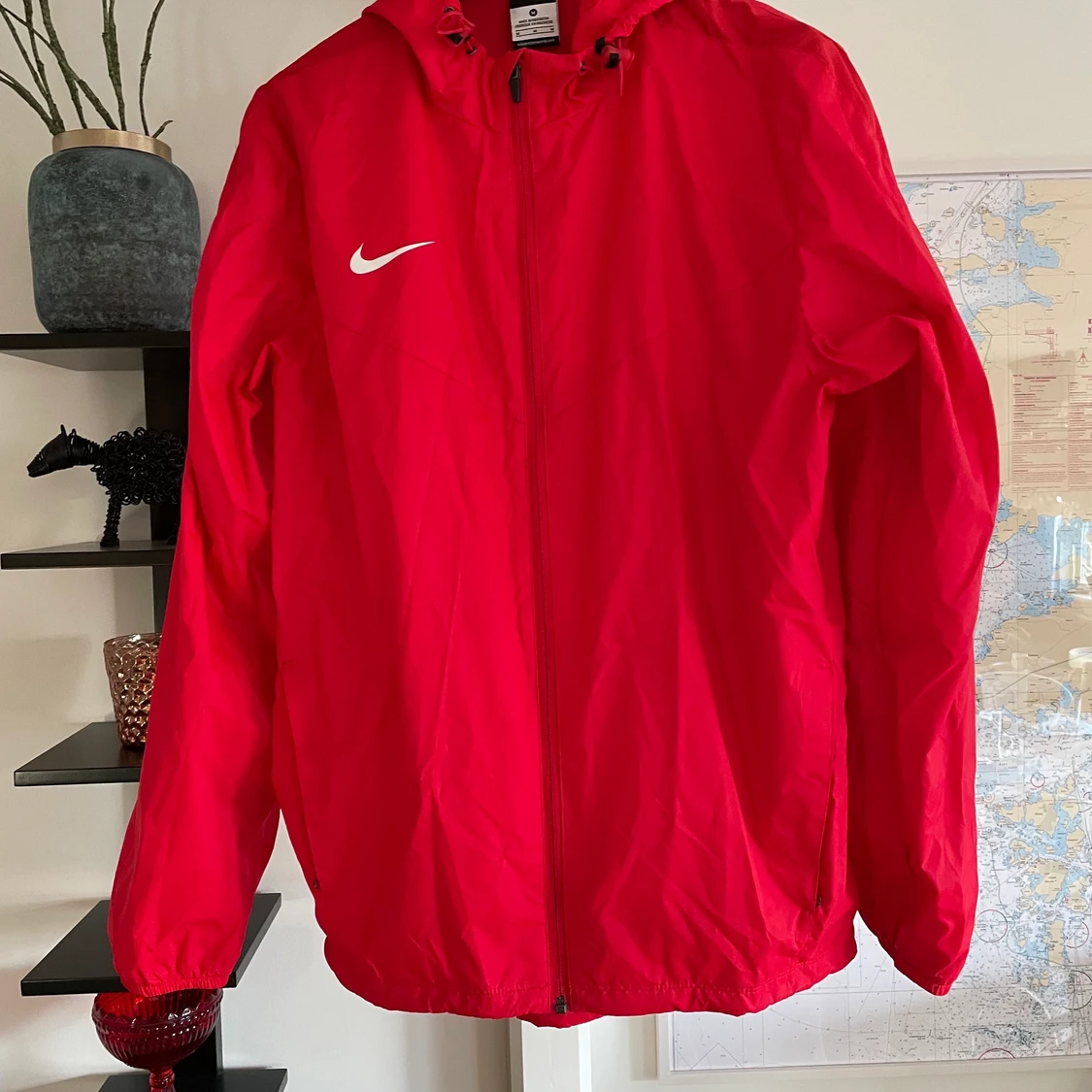 Ny röd Nike windbreaker