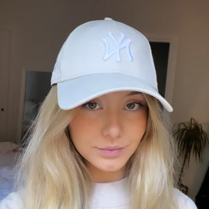 NY keps - Beige/vit new york keps 🧢 