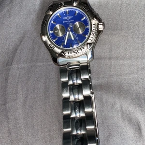 Breitling klocka 🕰  - Riktigt fin ock fräsh klocka. Aldrig använt denna. Men kvitto har jag inte pågrund av att denna klocka är 7 år gammal. Har tappat bort kvittot 😁