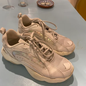 Reebok sneakers - Använda ett fåtal gånger 