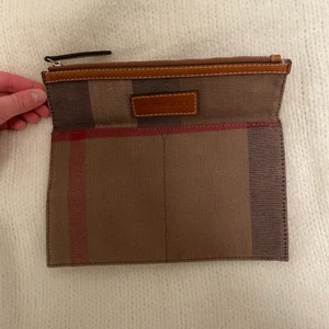 Burberry pouch - Perfect condition