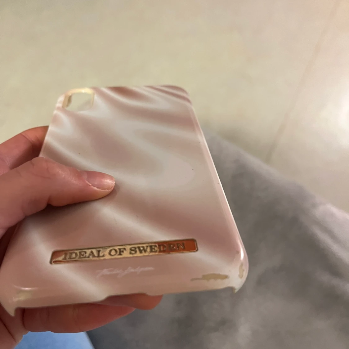 Ideal of Sweden case - 90