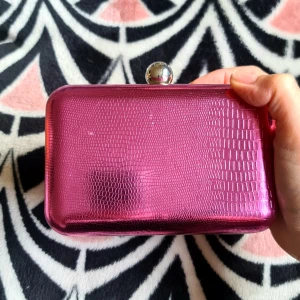 Liten rosa väska  - Supersöt rosa väska, 80kr + 60kr frakt 💝