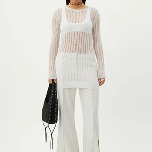 WEEKDAY GRACE DRESS - Aldrig använd! Trodde jag skulle passa i den här när jag klickade hem den men oj så fel jag hade. Förhoppningsvis passar den någon annan bättre! Köpare står för frakt. Nypris: 450kr ✨