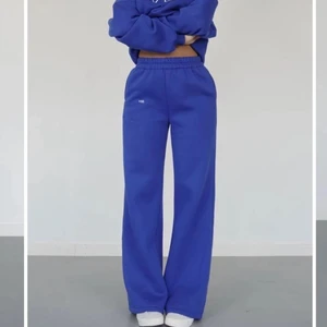 Slutsålda blå Sweatpants, använda 1gång - Super trendiga mjukisar från venderbys. Säljer pga för små för mig.