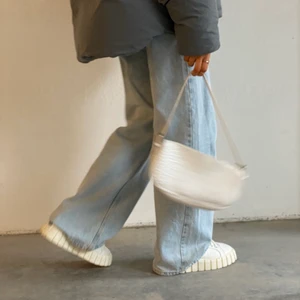 Eytys Odessa  - Säljer mina älskade eytys då jag köpt ett par nya liknande! Köpare står för frakt. Inköpspris: 1800. 