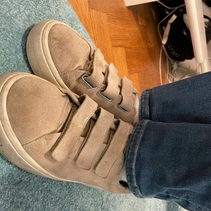 Sandro skor - Säljer mina snygga sandro skor! 