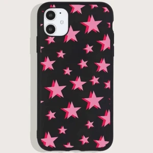 Skal - Säljer dehär skalet till en iPhone 11, skalet  är i mycket bra skick💕