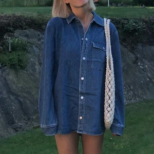 Jeansskjorta - Jeansskjorta/jacka i den perfekta färgen! Från Weekday