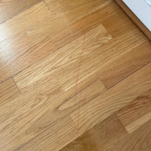 Levi’s Jeansskjorta Oversize Beige - En jättesnygg skjorta från Levi’s i nyskick! Köpte från Sellpy men visade sig vara för stor för mig. Det ska vara en small men tycker snarare det är en medium-large, även om man vill ha den oversize. Önskar verkligen att den hade passat!! 