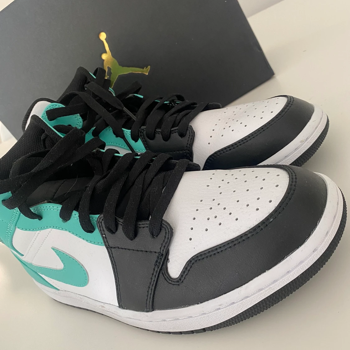 Air Jordan 1 Mid Igloo Island Green  - 91