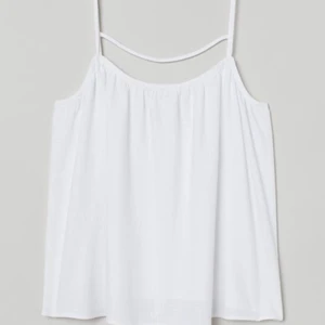 Vitt trendigt linne - Säljer detta superfina oanvända linne pga att de va för stort för mig:/ Aldrig använt