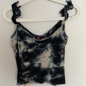 DIESEL TOPP - Vintage diesel topp i bra skick. Passar en xs-m. 150 kr + frakt 💕💕