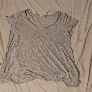 Tshirt i strl M - Tunt grå tshirt med korta ärmar i strl M