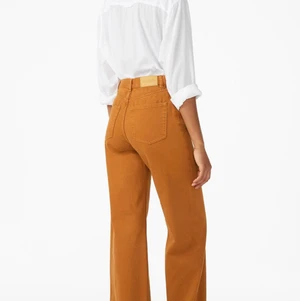Monki Yoko jeans - Super fina och slutsålda jeans från Monky!! Använda få tal gånger och är i ett mer eller mindre ny skick💞💕