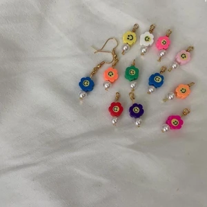 SOPHIA EARRINGS⚡️🌈🍄🌼 - 39:-/par, gratis frakt!