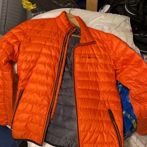 Jacka sail racing - Storlek small. Snygg dunjacka