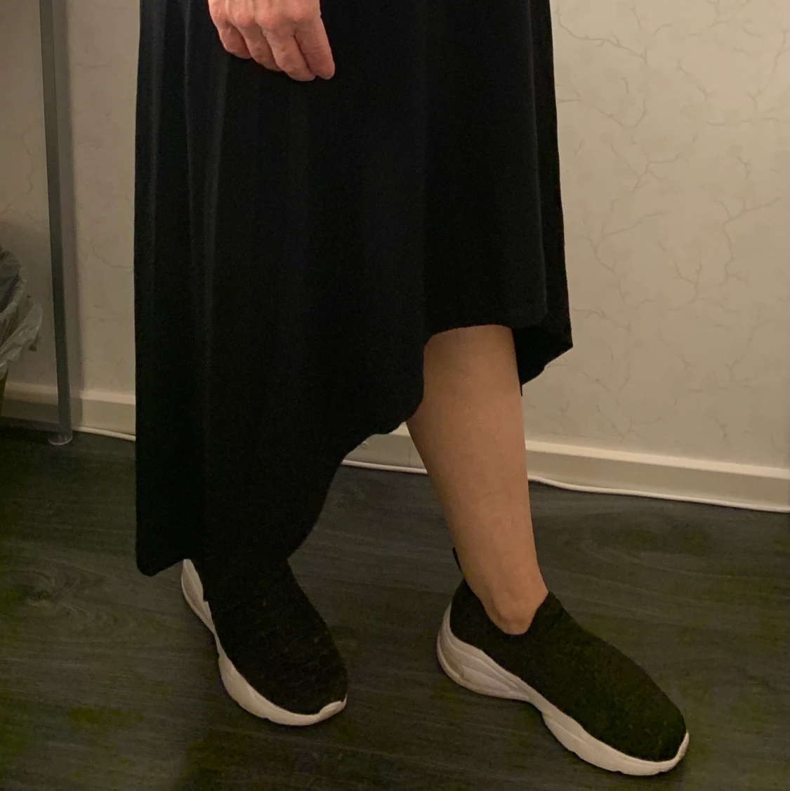 Axelbandslös klänning Gina Tricot - 90