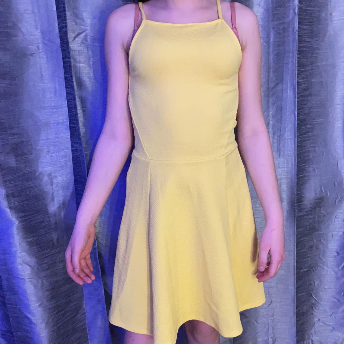 Gul klänning 