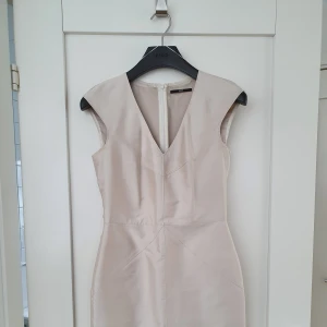 HUGO BOSS klänning stl.36 - HUGO BOSS klänning stl.36