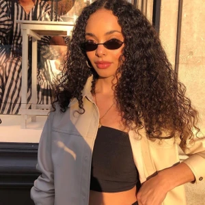 beige skjorta i PU material - Beige skjorta från H&M i PU material (läderimitation) strl 36/S 