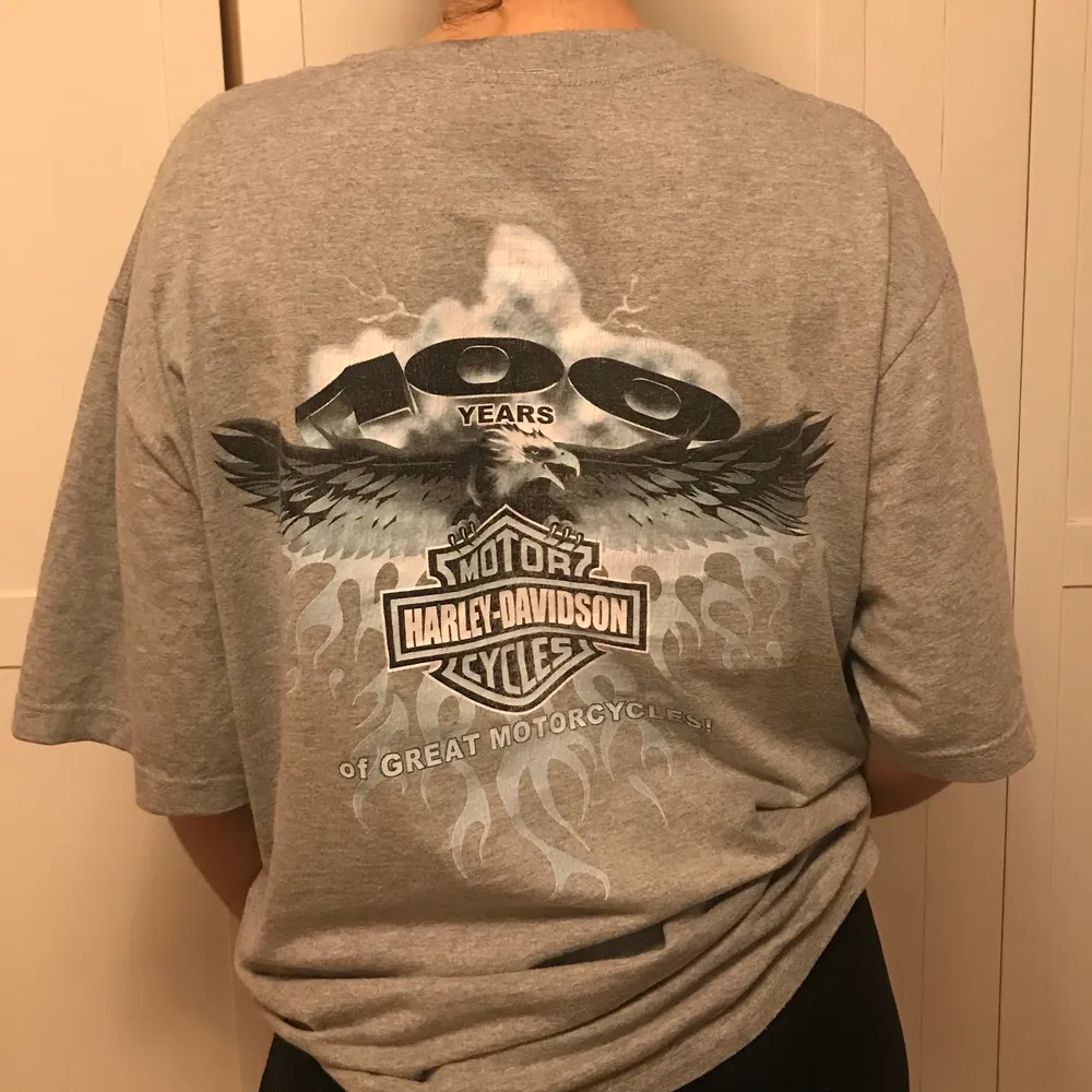 Superball Harley-Davidson T-shirt köpt second hand! Tröjan är i bra skick och bara använda några få gånger👊🏼 . T-shirts.