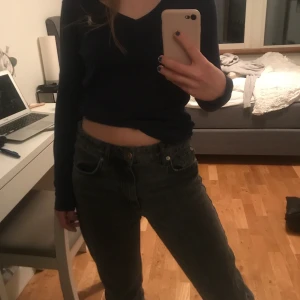 Ralph lauren topp - En topp från ralph lauren i mycket bra skick. Säljer då den inte kommer till användning 💕