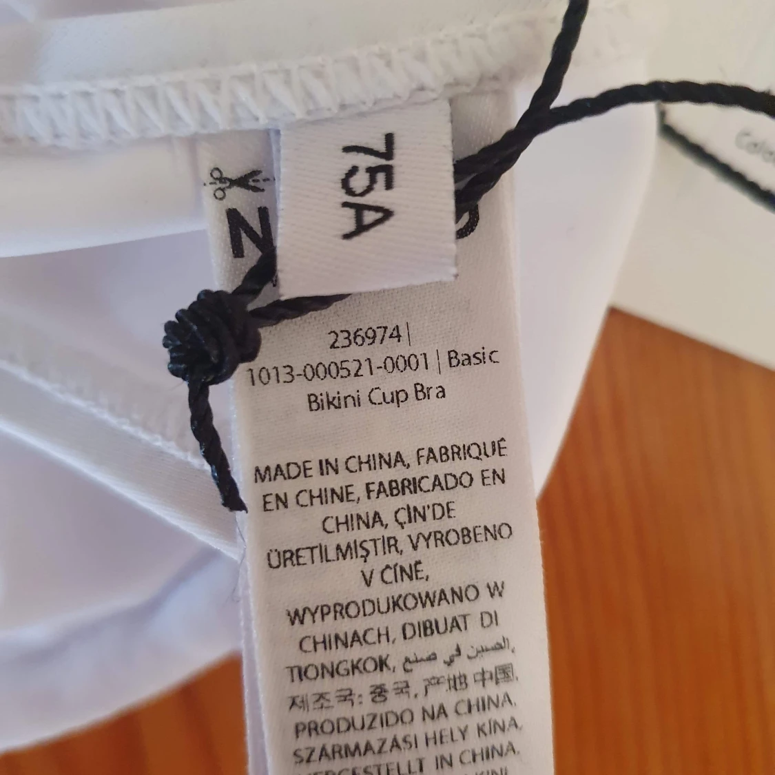Vit bikini från Na-kd i strl M o 75A - 90