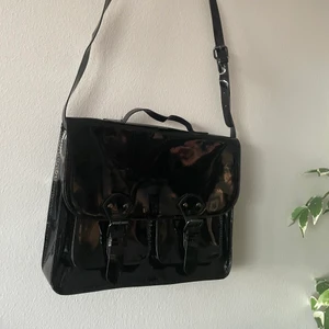 Skinnväska - Fakeskinnväska! Frakt tillkommer (110kr)☺️