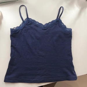 Gulligt linne 💙 - Perfekta linnet! Säljs för den inte kommer till användning längre! BUD PÅ 90kr FINNS