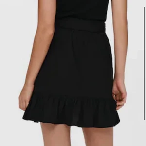 Svart Kjol! - Använd 1-2 gånger🤩🤩