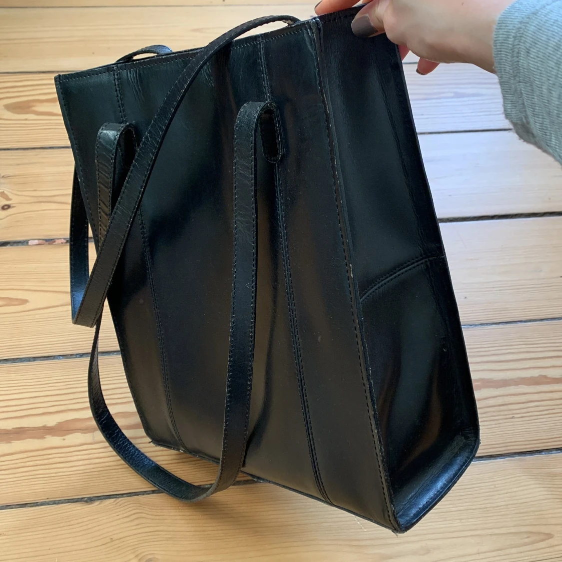 Håndtaske i sort læder  - 91