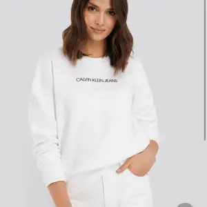 Fin basic tröja från Calvin Klein i storlek XS. Nypris var 999 kr.
