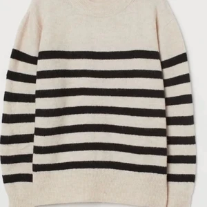 Randig tröja - Storlek xs men passar nog många 