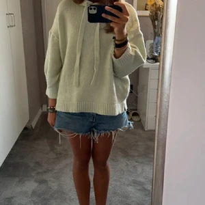 Beige Hoodie - Såld!