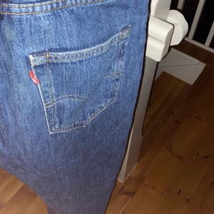 Levi’s 501 - Levi’s 501 i bra skick med storlek 28/32, Passar 170-180 skulle jag tro. Skriv för Fler bilder.