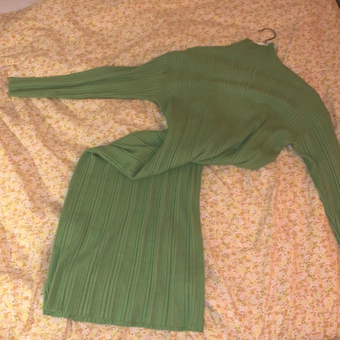 Grön långärmad klänning - 90