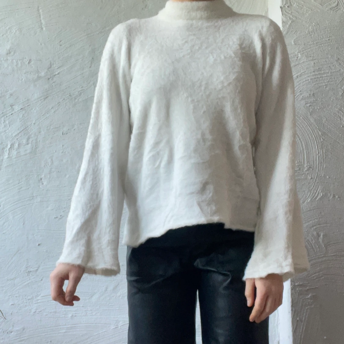 superfin fluffig vit tröja  - 90