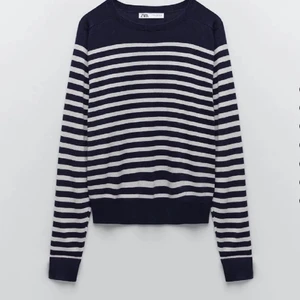 Randig finstickad tröja - Finstickad tröja från Zara, använd men i bra skick!