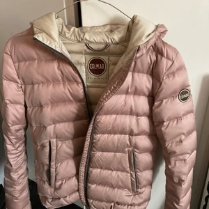 Colmar jacka💕💕 - säljer min skitsnygga colmar jacka! storlek 12 men passar bra på mig som är runt 160 cm💖 nypris är runt 2000/3000!