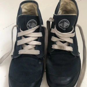 Palladiums  - Palladiums i mycket bra skick, använda ett fåtal ggr och köpta i våras, kontakta mig för övriga frågor <3