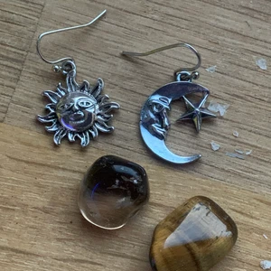 ♡ moon&star earrings ♡ - really pretty earrings :) 