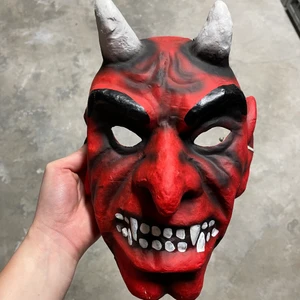 Halloween mask - Pris 60 kr