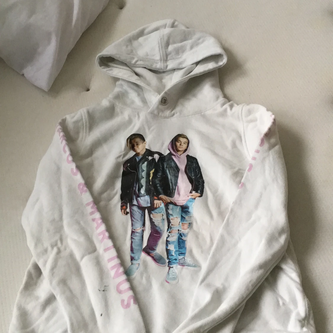 Säljer denna hoodie