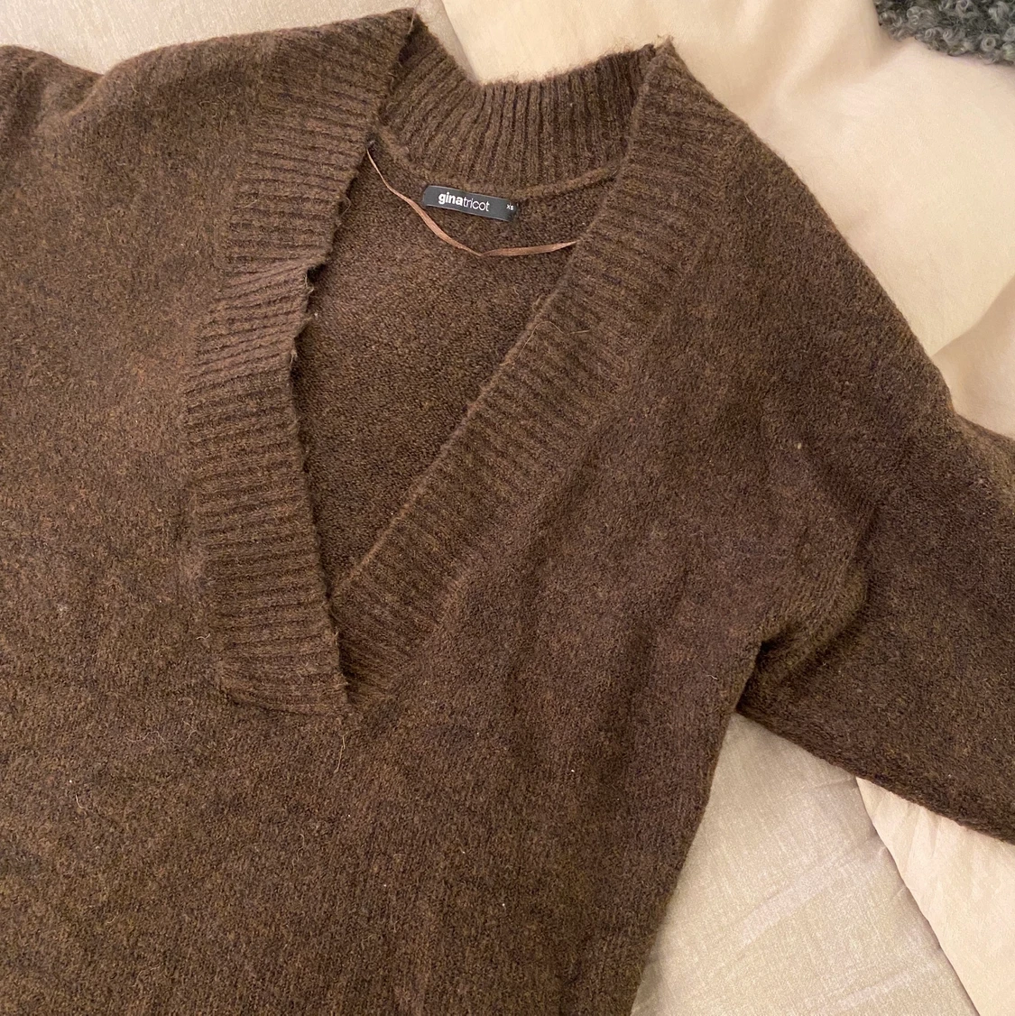 Stickad brun tröja  - 90