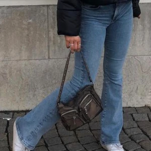 Vida jeans  - Säljer mina älskade vida jeans då dom inte kommer till användning längre. Bara skick, pris kan diskuteras 