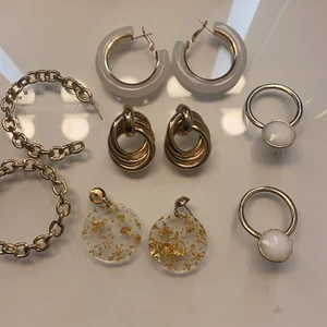 Örhängen  - 5 par olika örhängen för samma pris 🤍 Tvättas noggrant innan och används några fåtal gånger eller inte alls! 