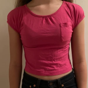 Rosa babytee.  - I storlek 140, men passar som en XS💗