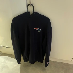 Hoodie - super skön, super bra skick säljes då den inte används.